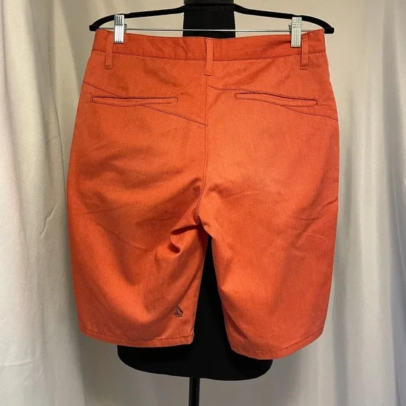 Mens 30 Volcom Shorts Chino Flat Front Skate Casual Walking - Picture 3 of 5